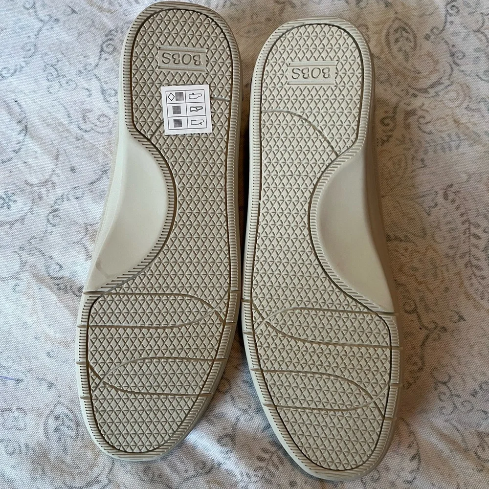 BOBS from Skechers, ‎ Beige Flats casual comfort, NWOT